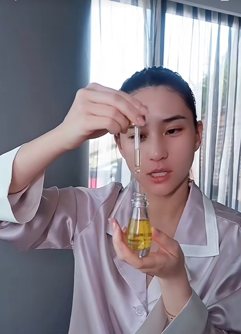 何超蓮解釋精油與護膚油的分別。