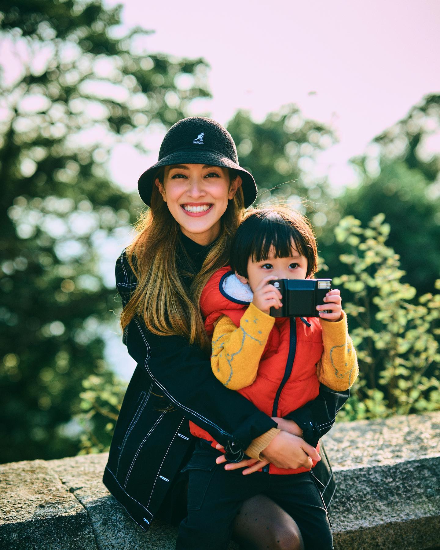 陳凱琳自從同鄭嘉穎結婚生仔後,為了專心在家相夫教子而減少幕前演出。