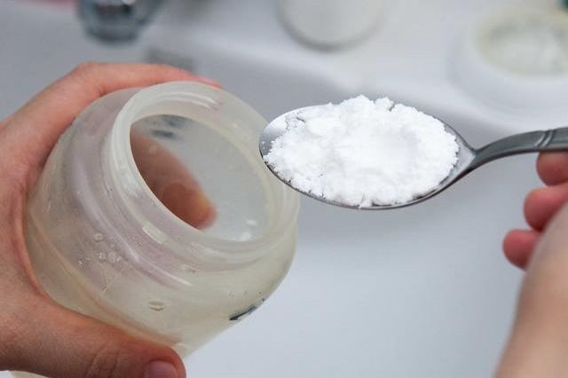 蘇打粉是一種較天然又低成本的清潔好工具。