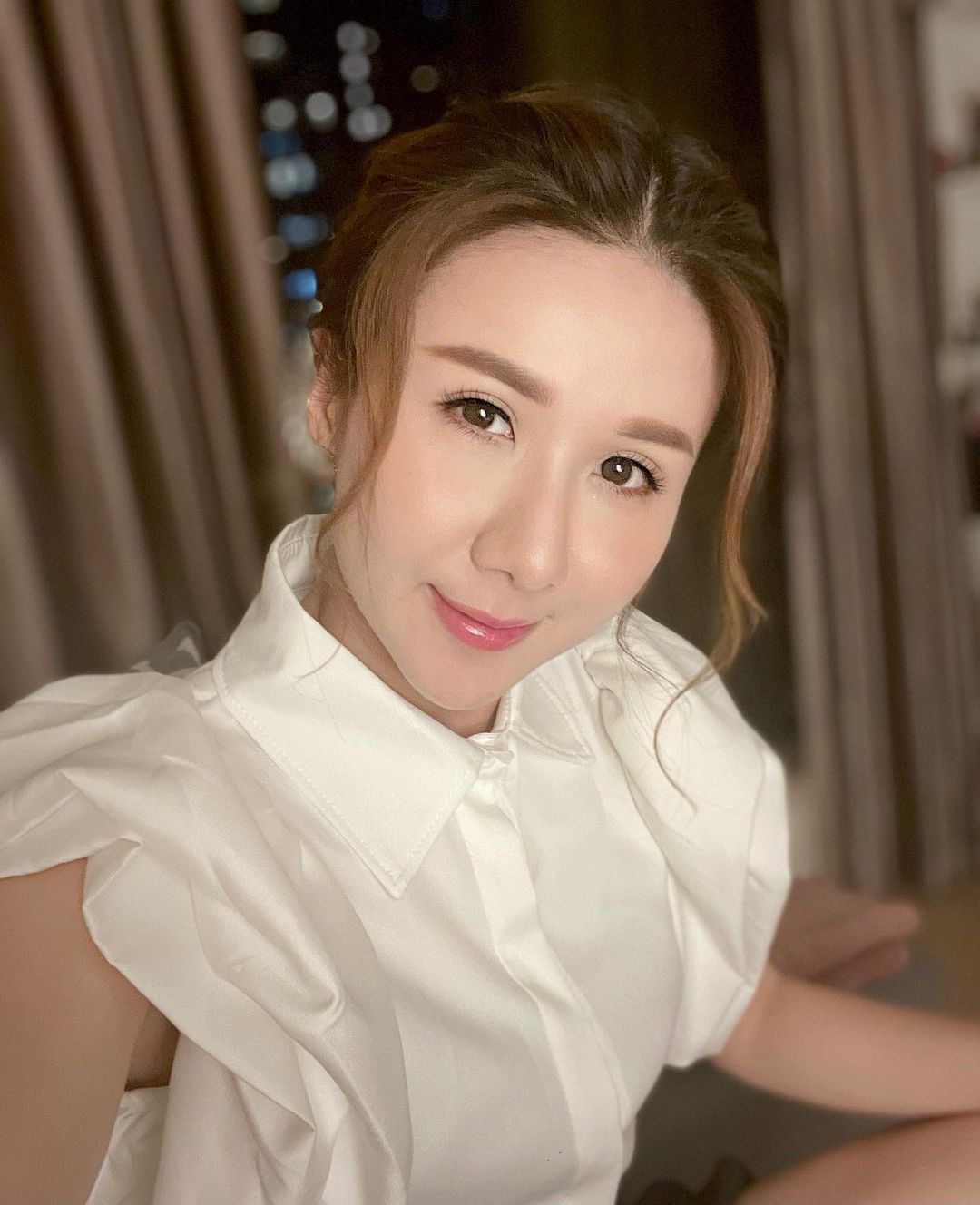 金宵大廈2】阮兒飾演一位網友彈彈珠。