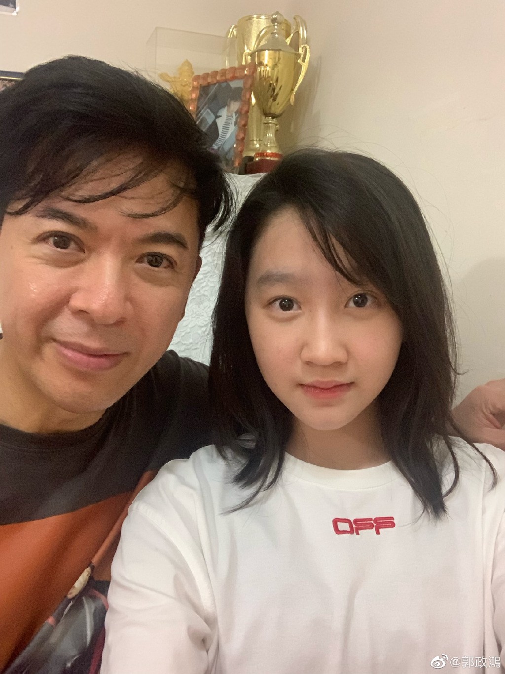 郭政鴻分享與細女的合照,讓其樣貌曝光。