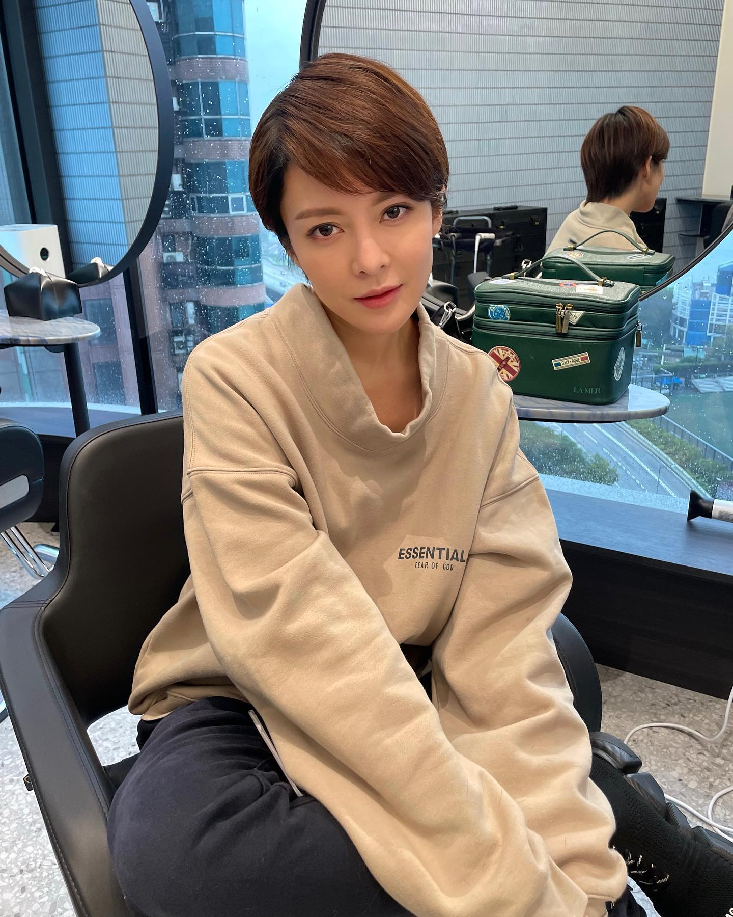 張曦雯最近將頭髮剪短，好有新鮮感！