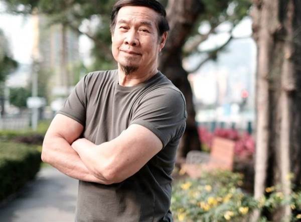 白彪坦承在結婚初期都幾「大男人」,以為自己養老婆、養大仔女就是一家之主。