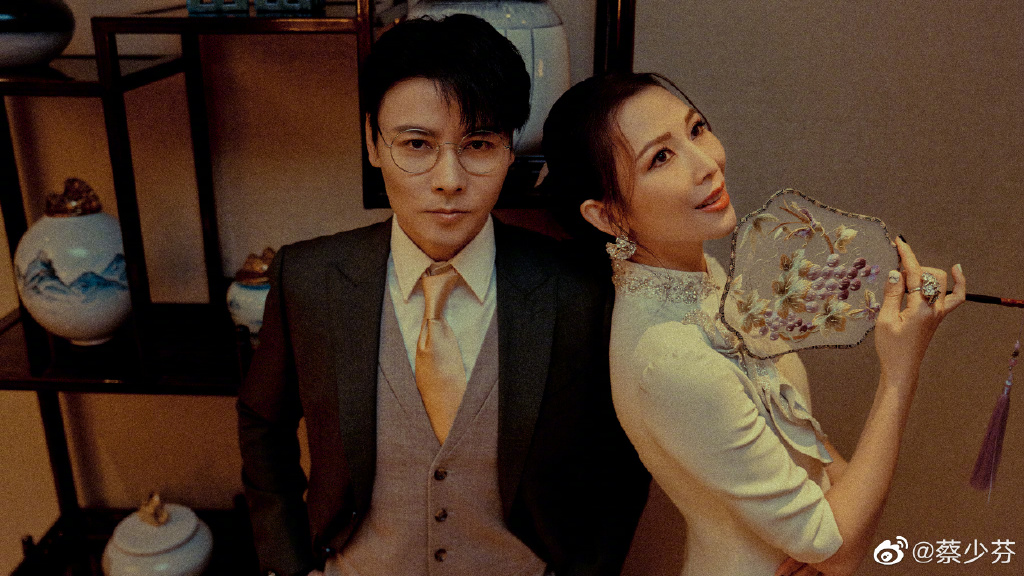 蔡少芬同張晉相愛18年仍如熱戀中的情侶一樣，每次提起老公總是讚不絕口。