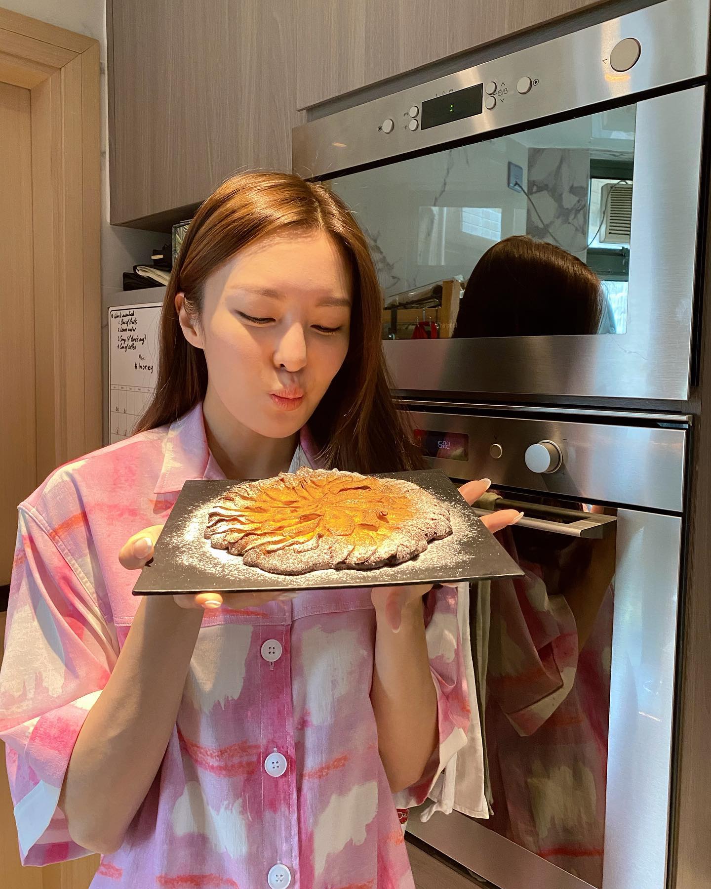 廚房設有大焗爐。