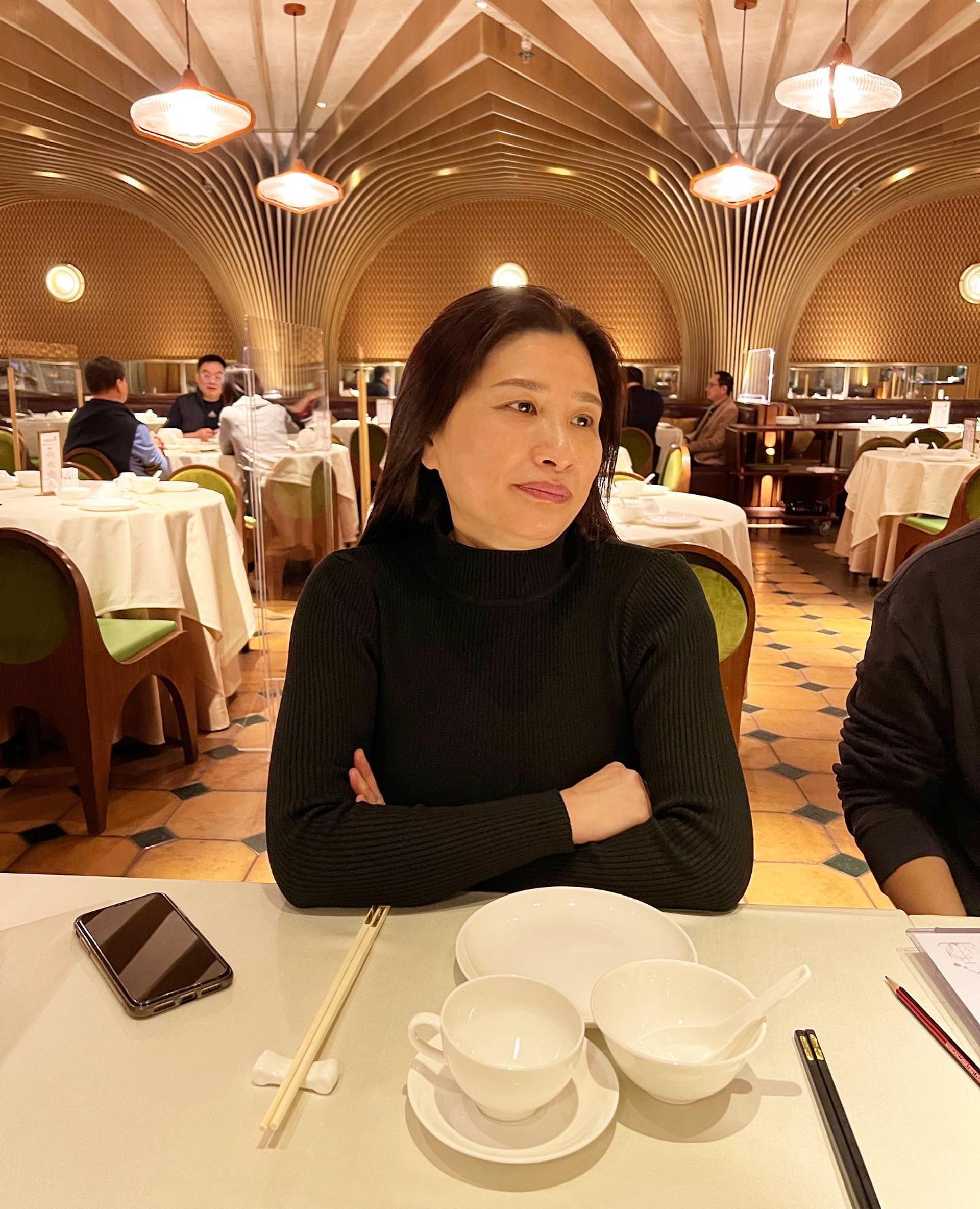 Coffee林芊妤幫媽媽逆齡變身後，媽媽看起來年輕了10歲。