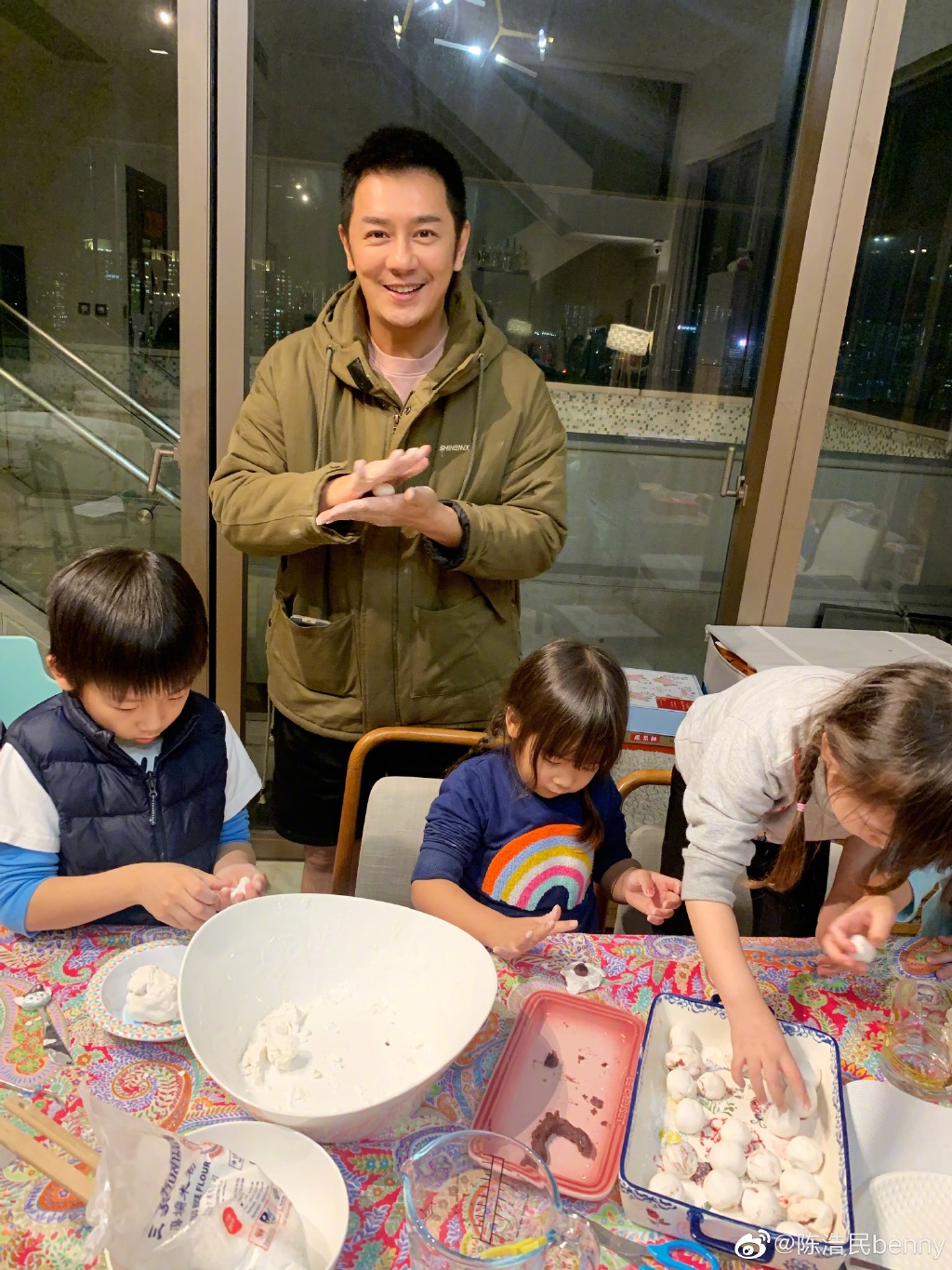 陳浩民與子女平日互動