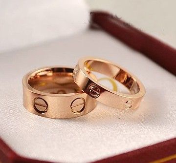 誕生於上世紀70年代的LOVE無疑是Cartier最具代表性的系列