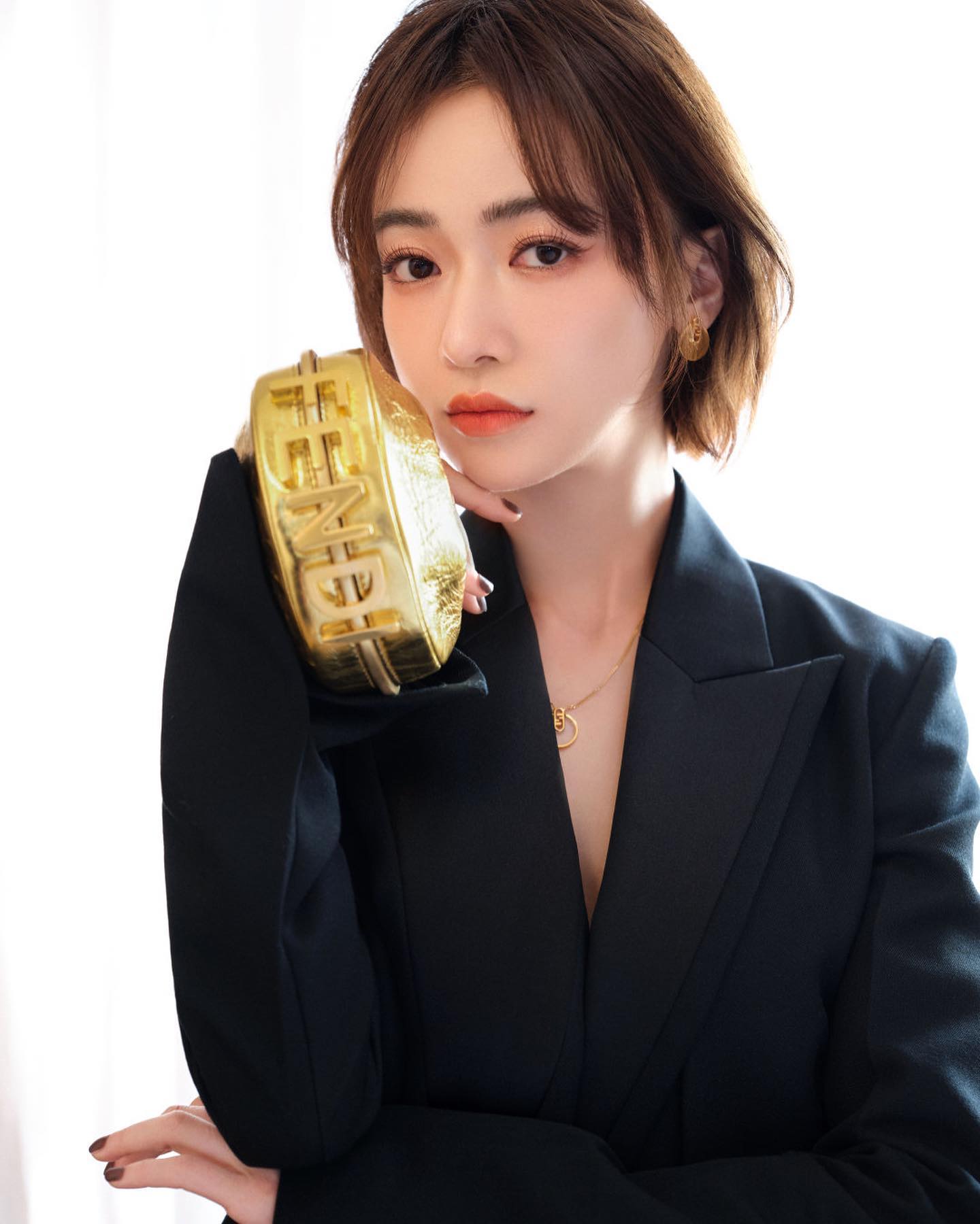 吳謹言憑《延禧攻略》的魏瓔珞一角紅遍兩岸三地。