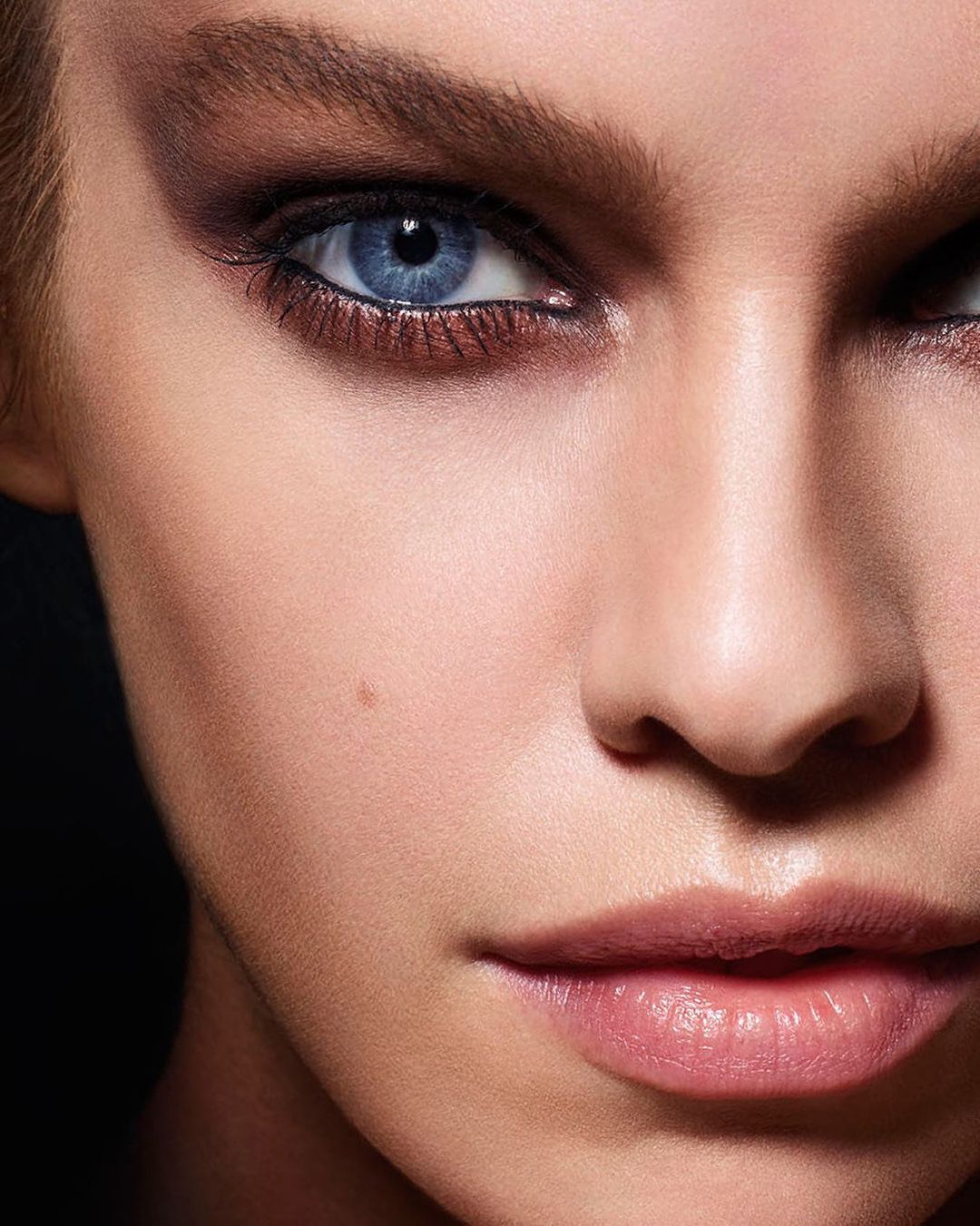 TF皇牌四色眼影盤質感柔滑，顯色貼服，讓人一試愛上。