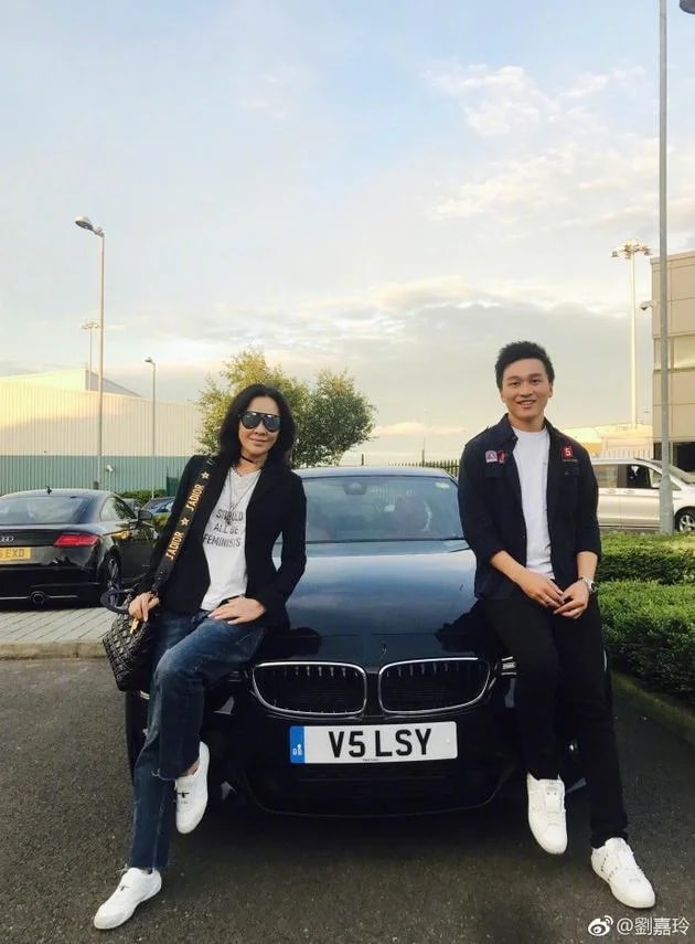 情同母子出手闊綽送豪車