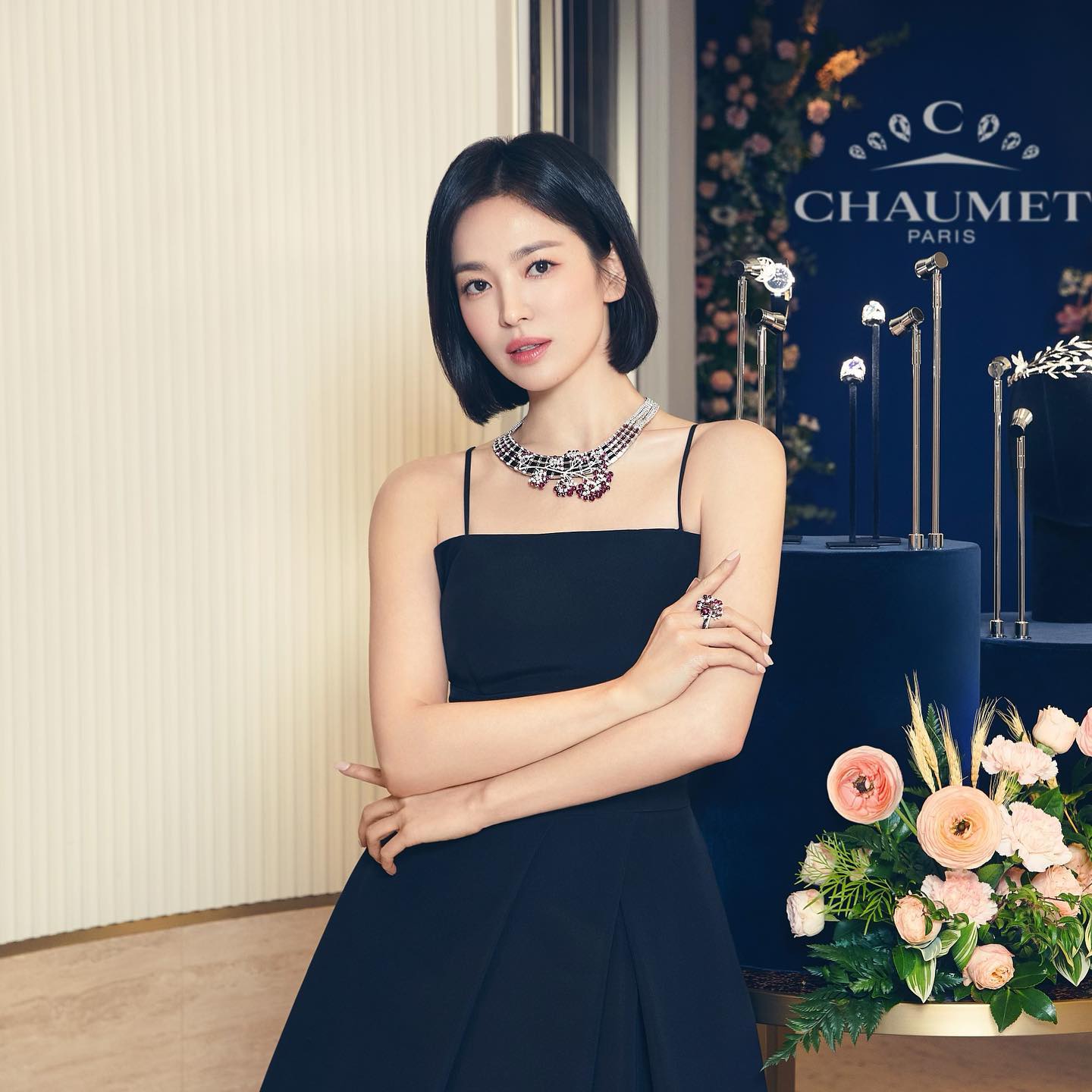 這款髮型，令宋慧喬的臉型五官更突出