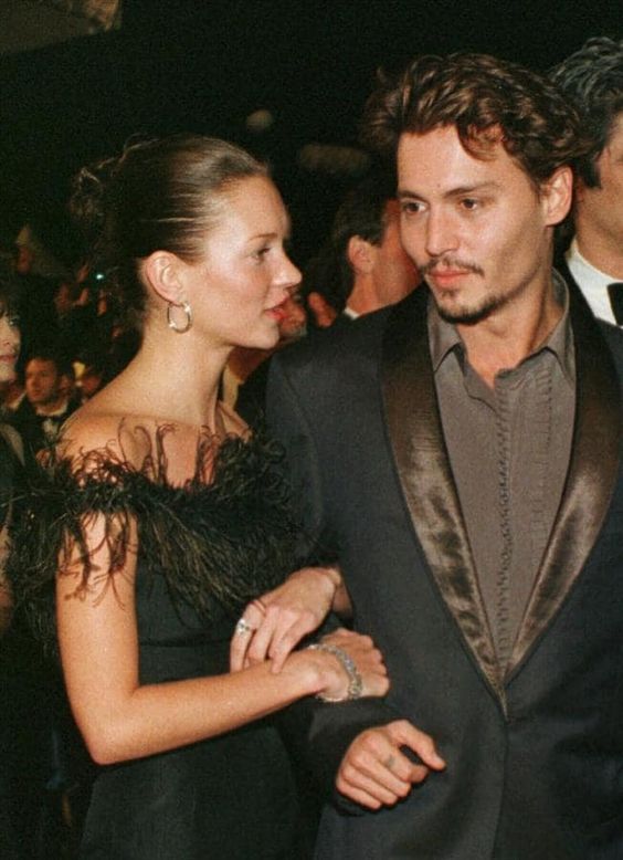 尊尼特普(Johnny Depp)與名模凱特摩絲(Kate Moss)形影不離