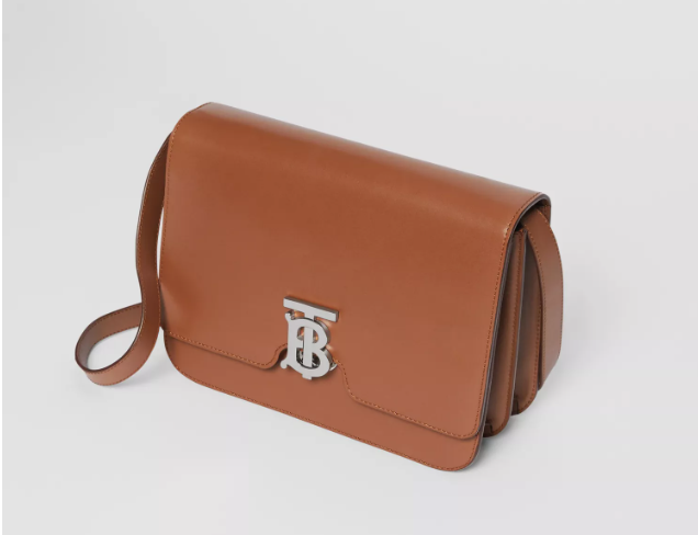 Burberry TB bag硬挺立體。