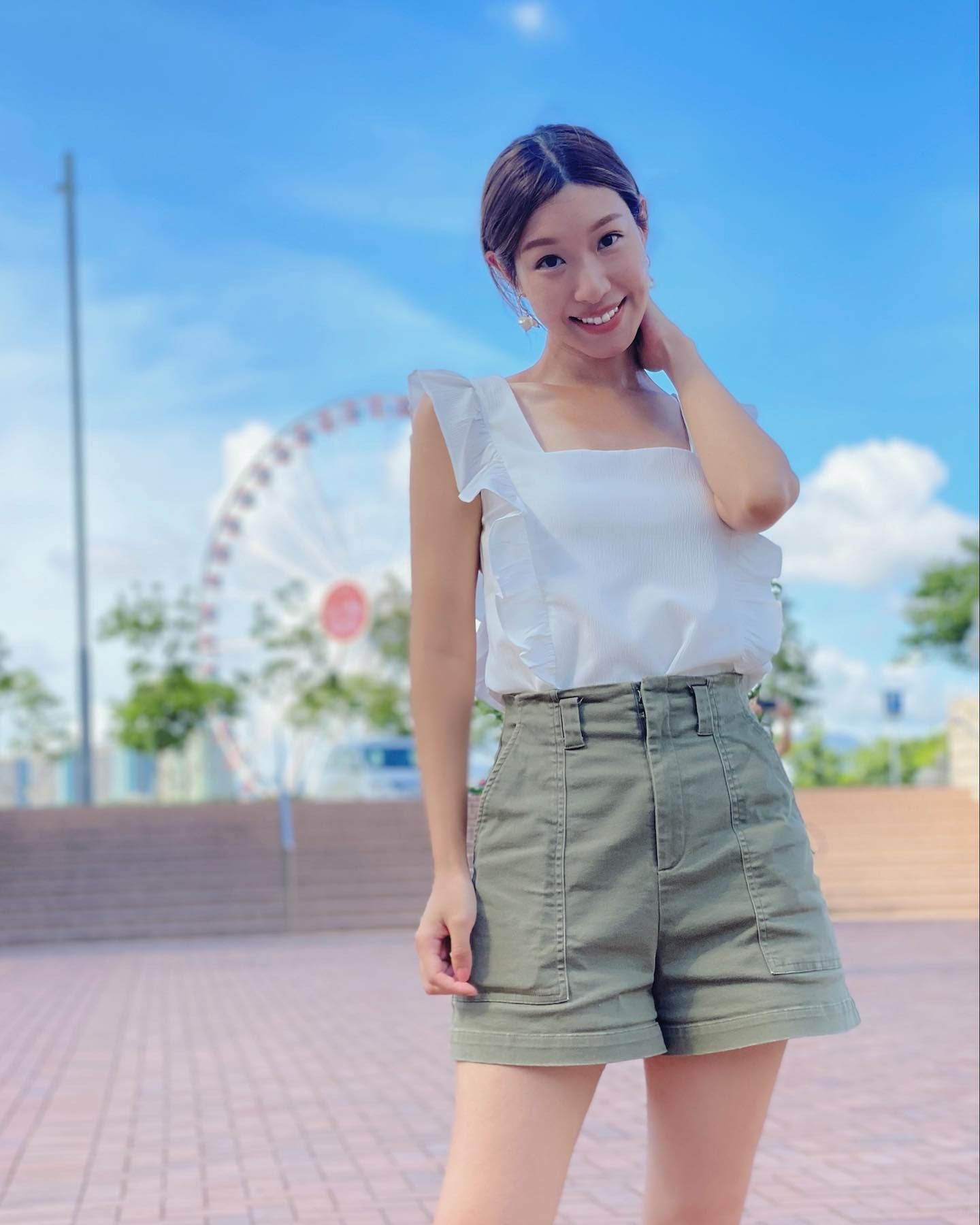 林希靈被封為「正義女神」、「大台清泉」。