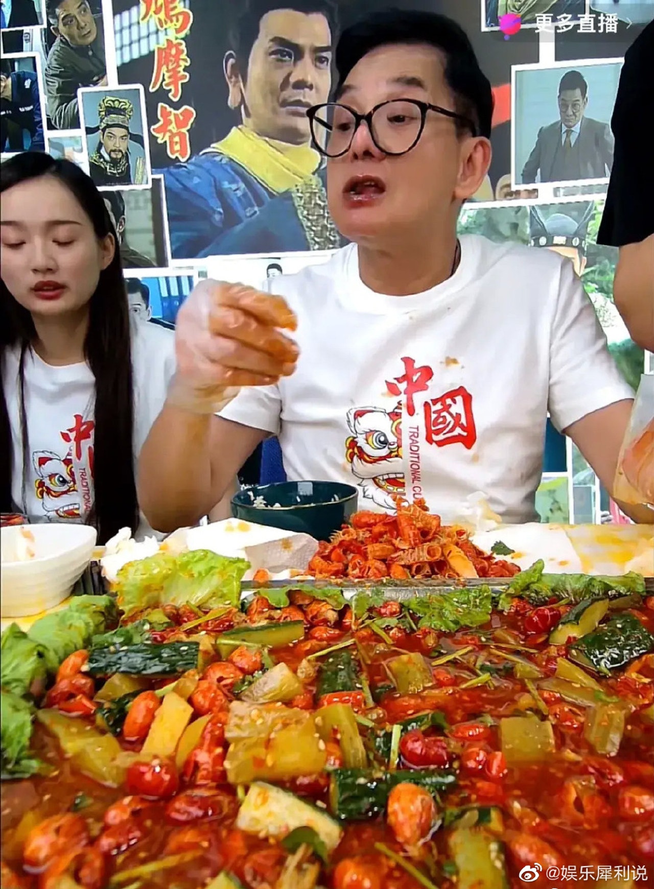 李國麟早前直播狂食小龍蝦,他邊食邊讚小龍蝦好食並呼籲大家趕緊下單