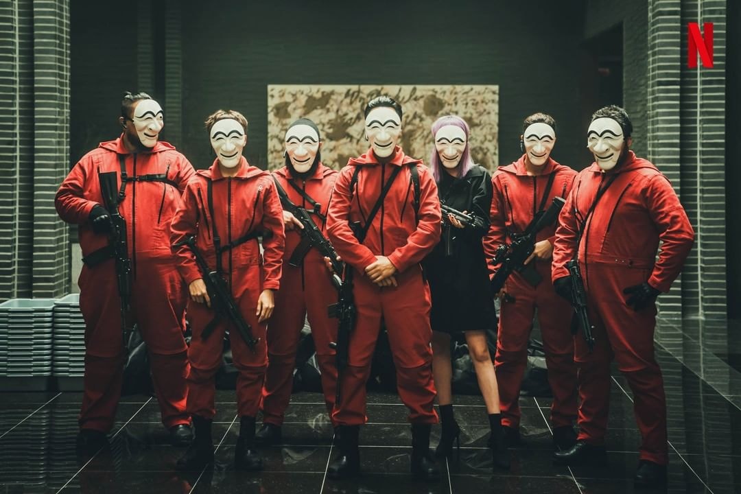 《紙房子:韓國篇》講述一群來自低下階層的主角決定聚集起來,戴起面具策劃一場史上最大、沒有底線的大劫案。