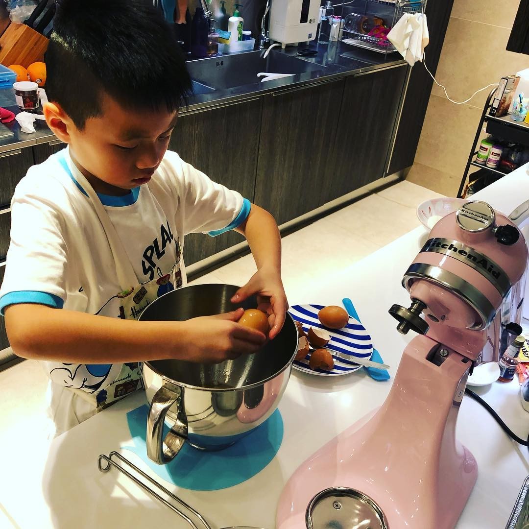 楊千嬅兒子9歲兒子Torres(丁進諾)。