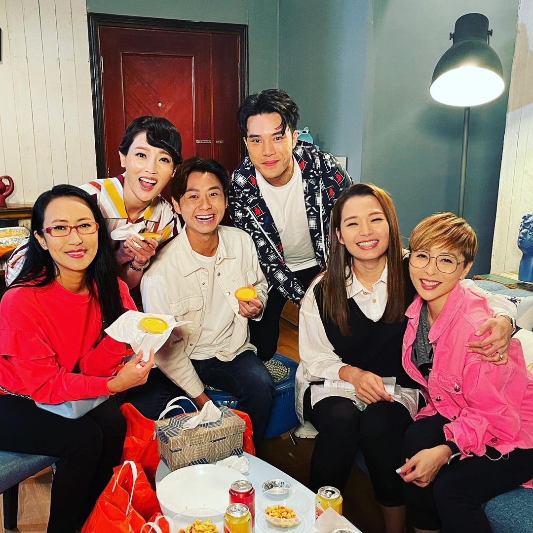 「風少」陳浚霆與一眾《愛回家》演員相處開心