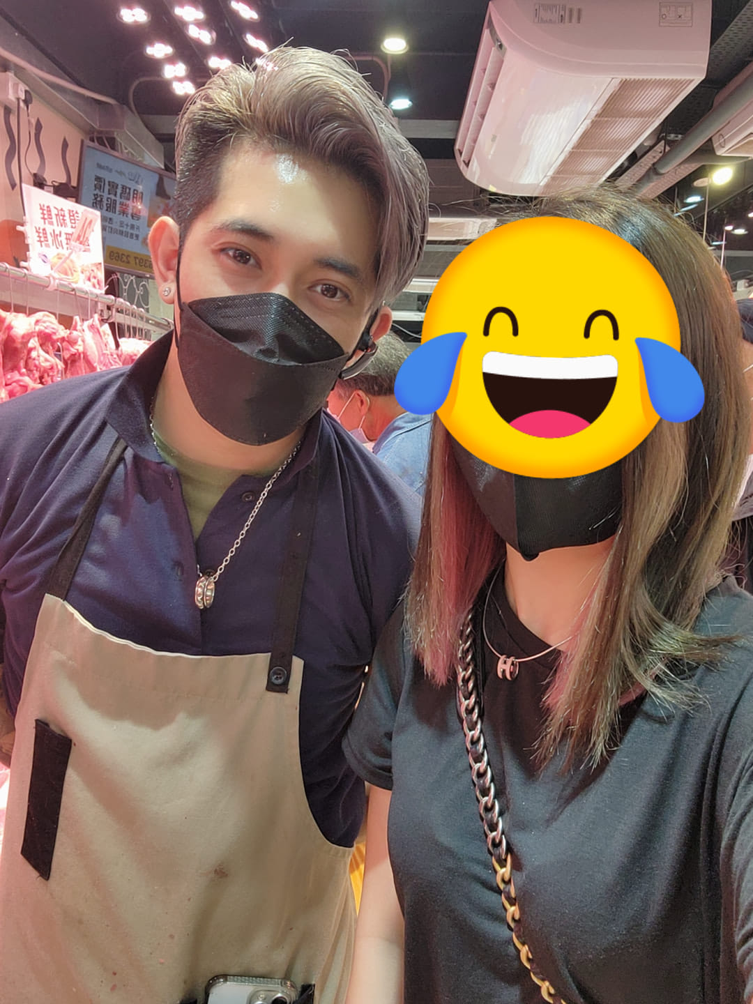 不少網民為同阿威合照而特意買豬肉。