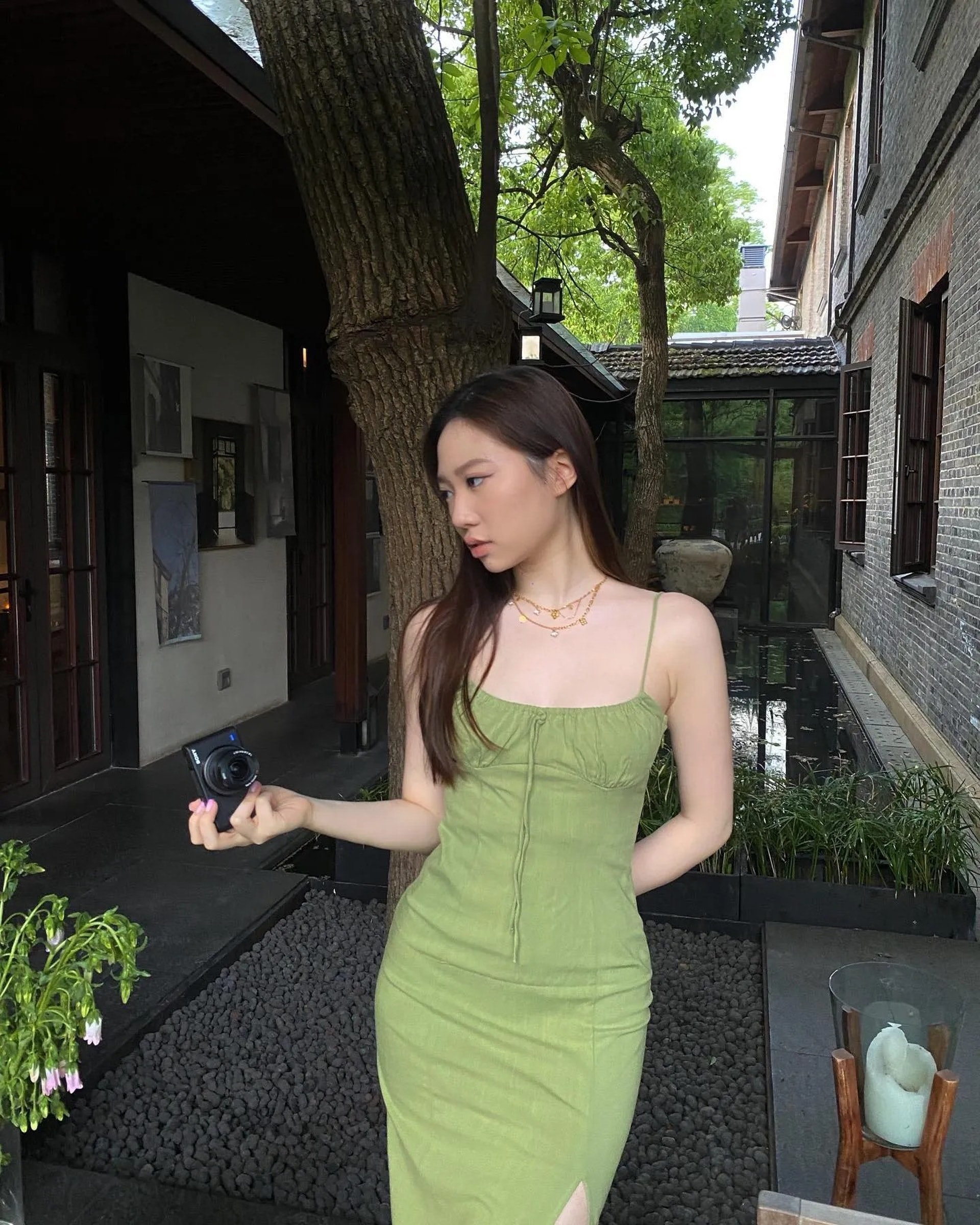 甄子丹女兒盡得爸爸媽媽的優秀基因。
