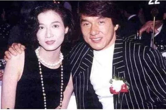 1999年曾與成龍爆出婚外情誕下女兒「小龍女」吳卓林
