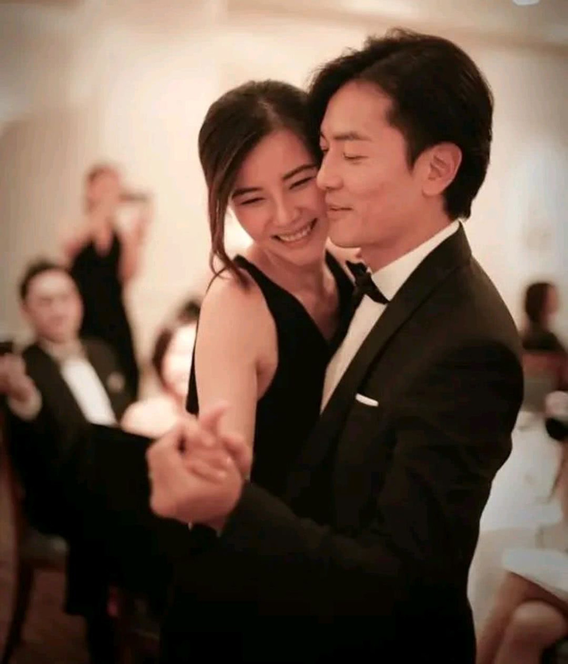 巨蟹男性格沉穩、脾氣溫柔、有耐心,對另一半有足夠的包容和理解。