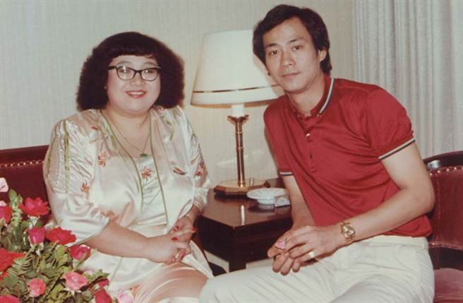 當年肥姐沈殿霞在鄭少秋低潮時作出陪伴，用盡人脈和資源幫助對方走出事業低潮。