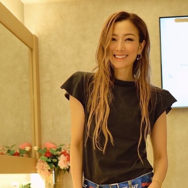 兩人於11月30日在印尼峇里島低調舉辦婚禮