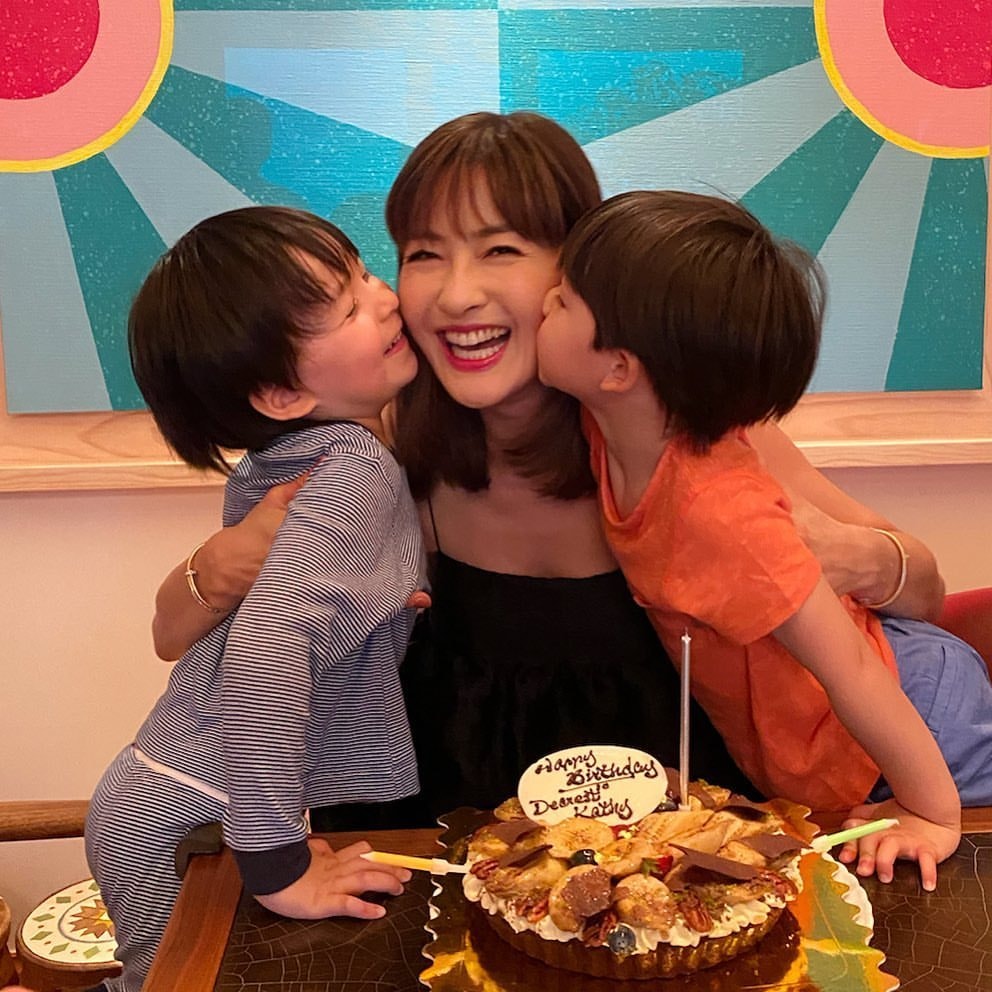 周汶錡婚後主力照顧小朋友