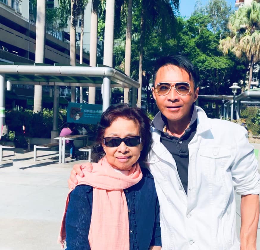 林利非常疼愛母親