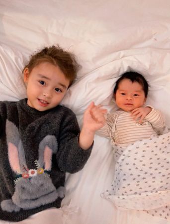 為了彌補兩個囡囡一出世就沒有爸爸的遺憾,葉海洋盡量讓兩個囡囡在物質上生活無虞。