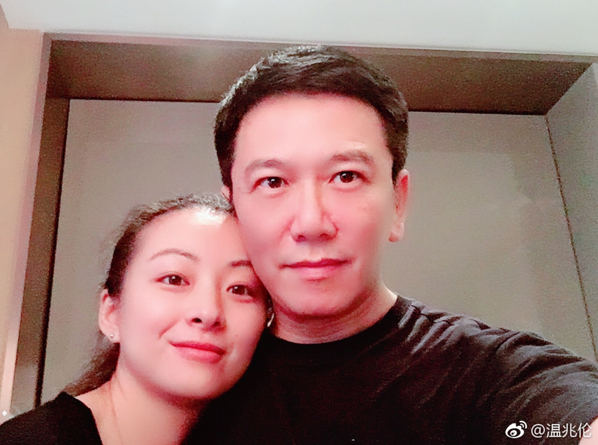 溫兆倫終於定性,情定比自己自己細20歲的内地女藝人趙庭。
