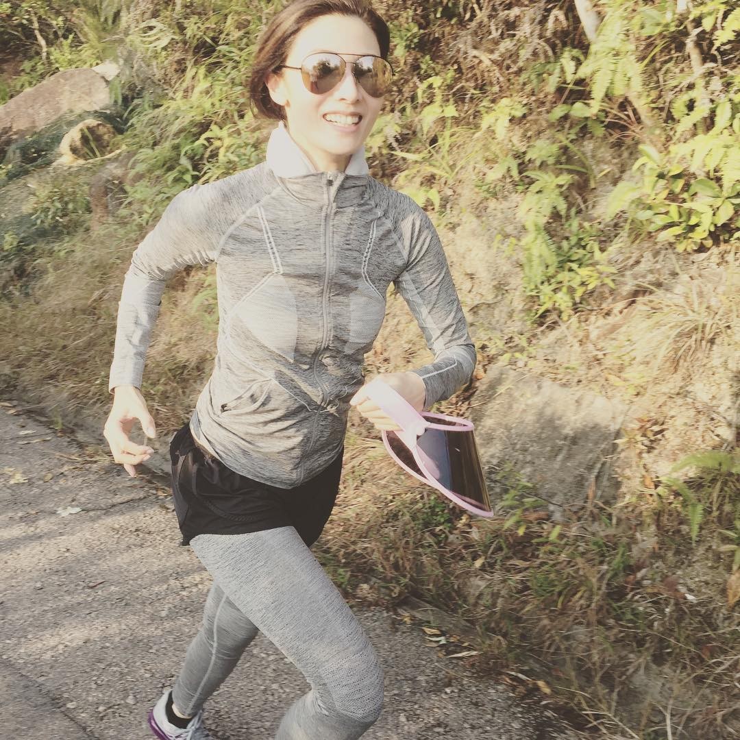 李嘉欣不時會跑步。