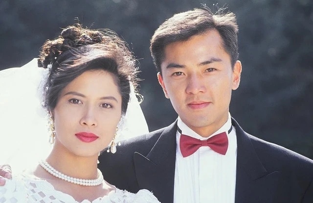 其中一段備受矚目戀情莫過於和鄭伊健那一段失敗收場的7年情