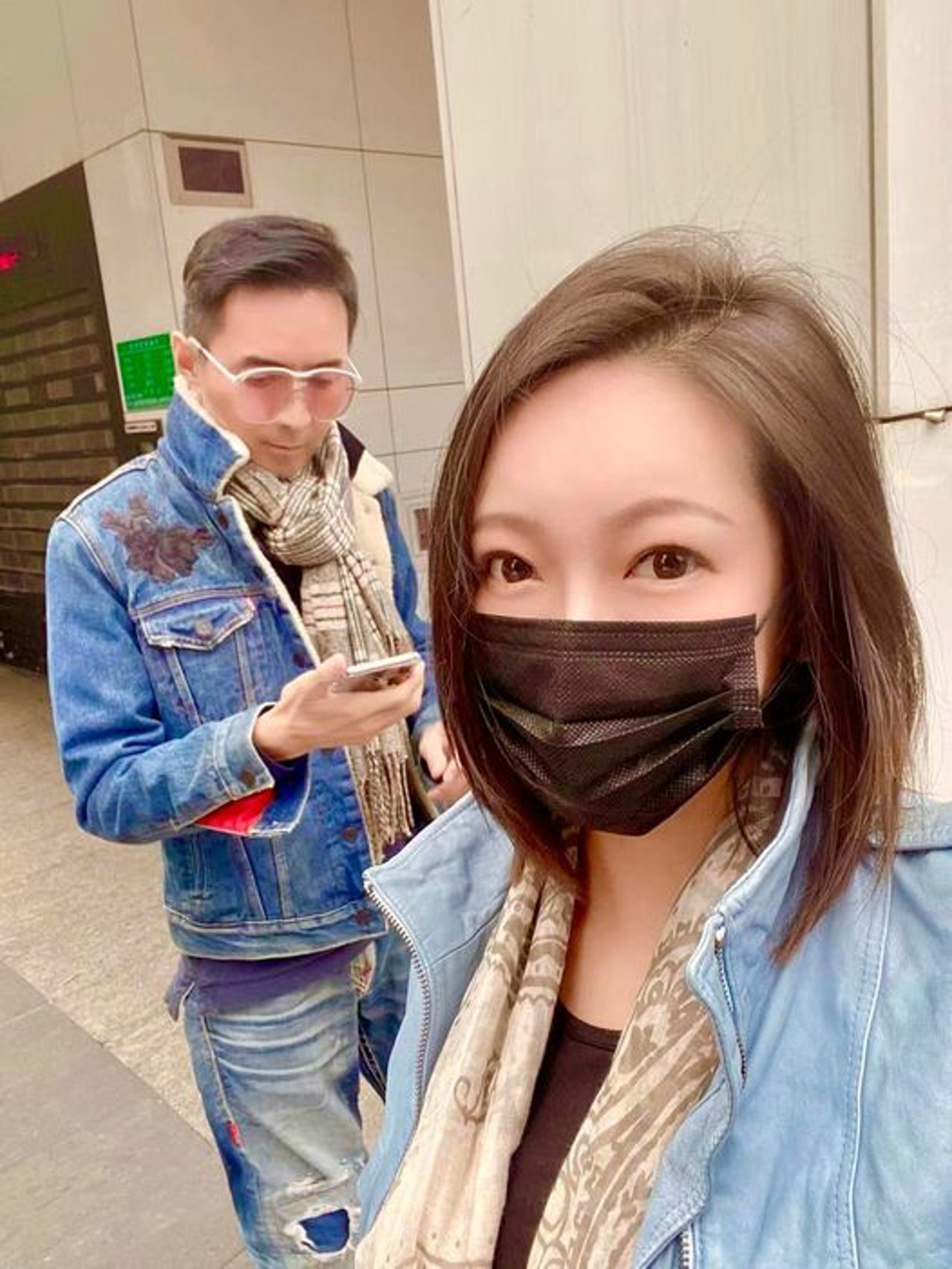 林利2019年與小14歲的台灣女友陳貞均（Erin）結婚