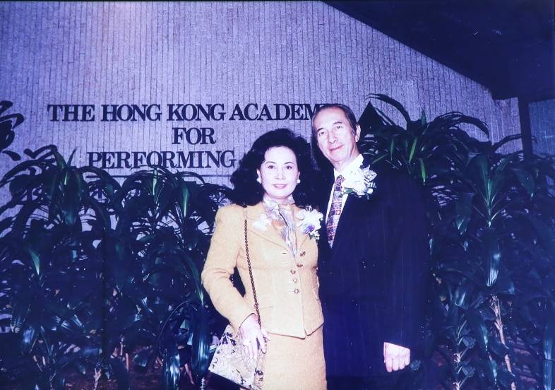 出身軍人世家的藍瓊纓是廣州大戶人家