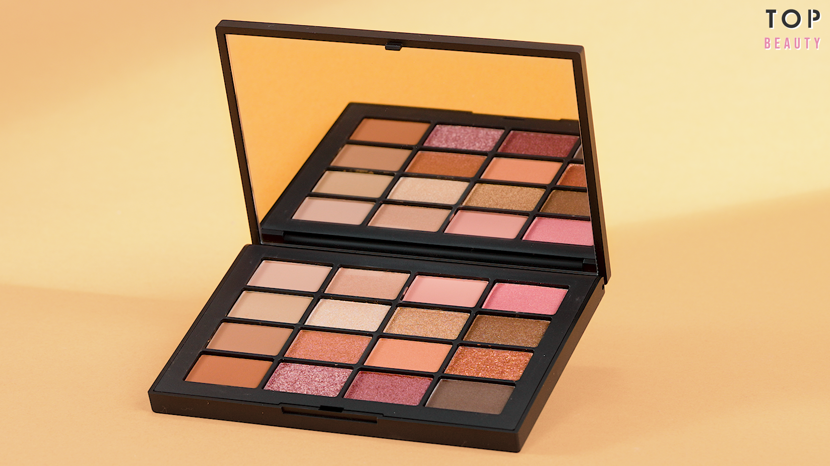 NARS SUMMER UNRATED眼影組合有16種顏色