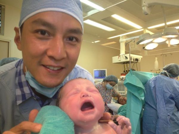 工作雖繁忙,但沒有因此忽略家中愛妻和女兒