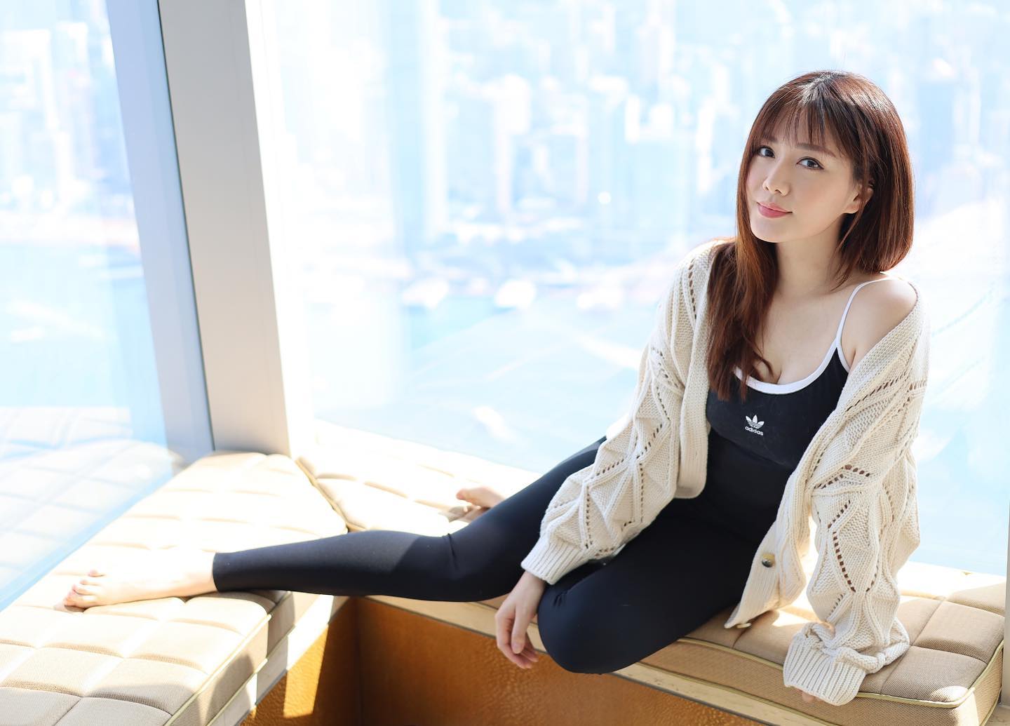 湯洛雯透露目前正以針灸及中藥減肥,否認為生育調理身體。