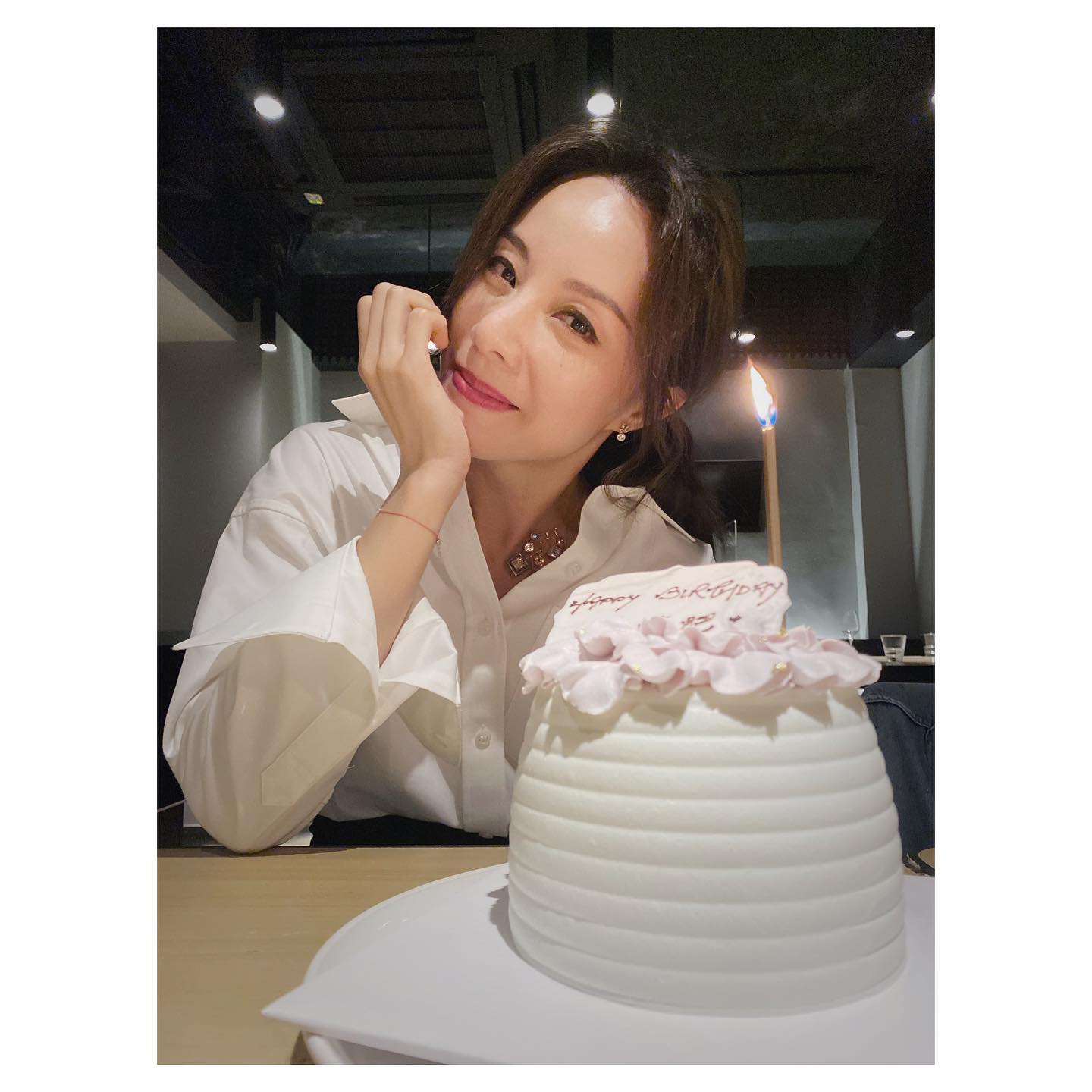 鄧麗欣去年宣布與台灣男星王子(邱勝翊)結束3年姊弟情。