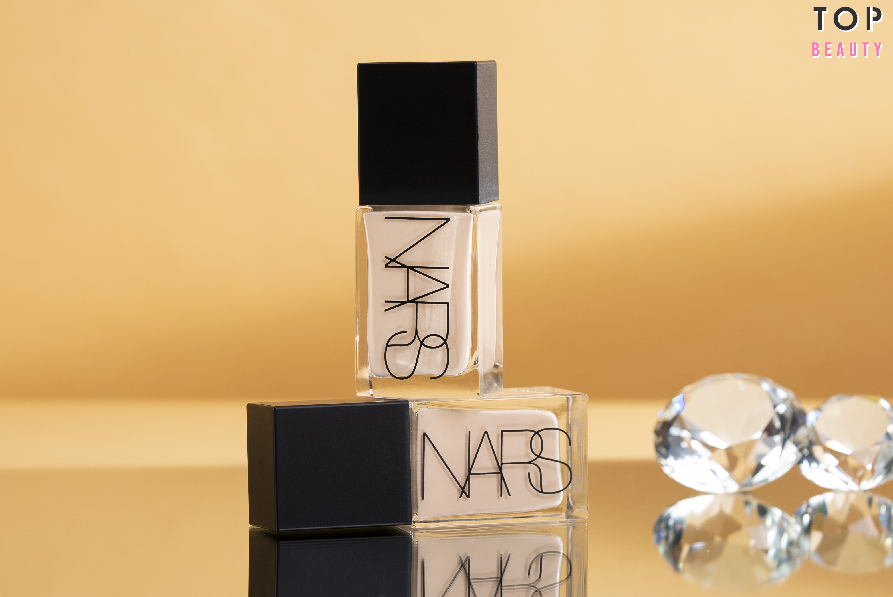 NARS LIGHT REFLECTING 原生光亮肌粉底液 $470/19色