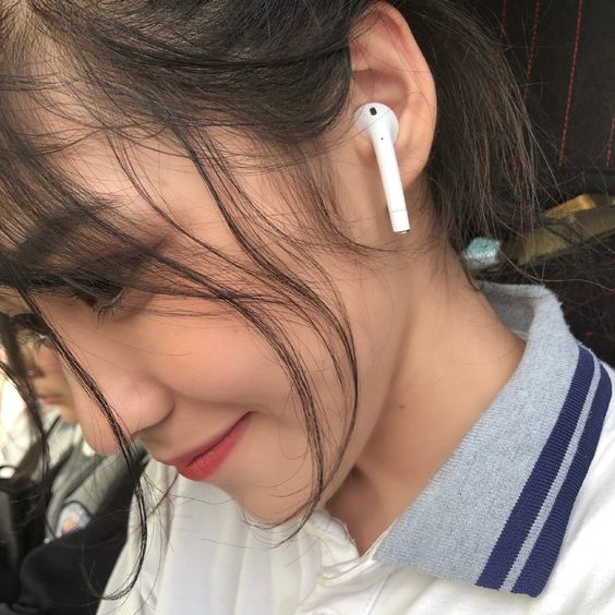 佩戴耳機時過分用力