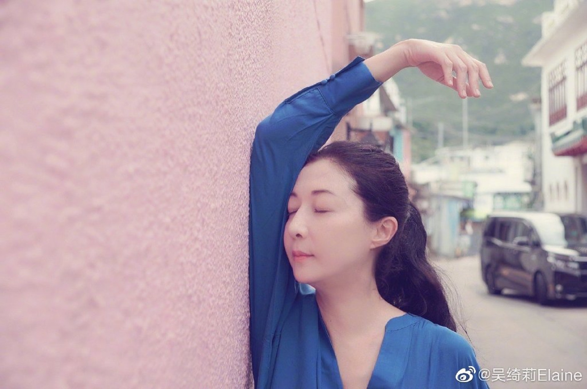 吳綺莉曾拍片解釋自己的收入來源。