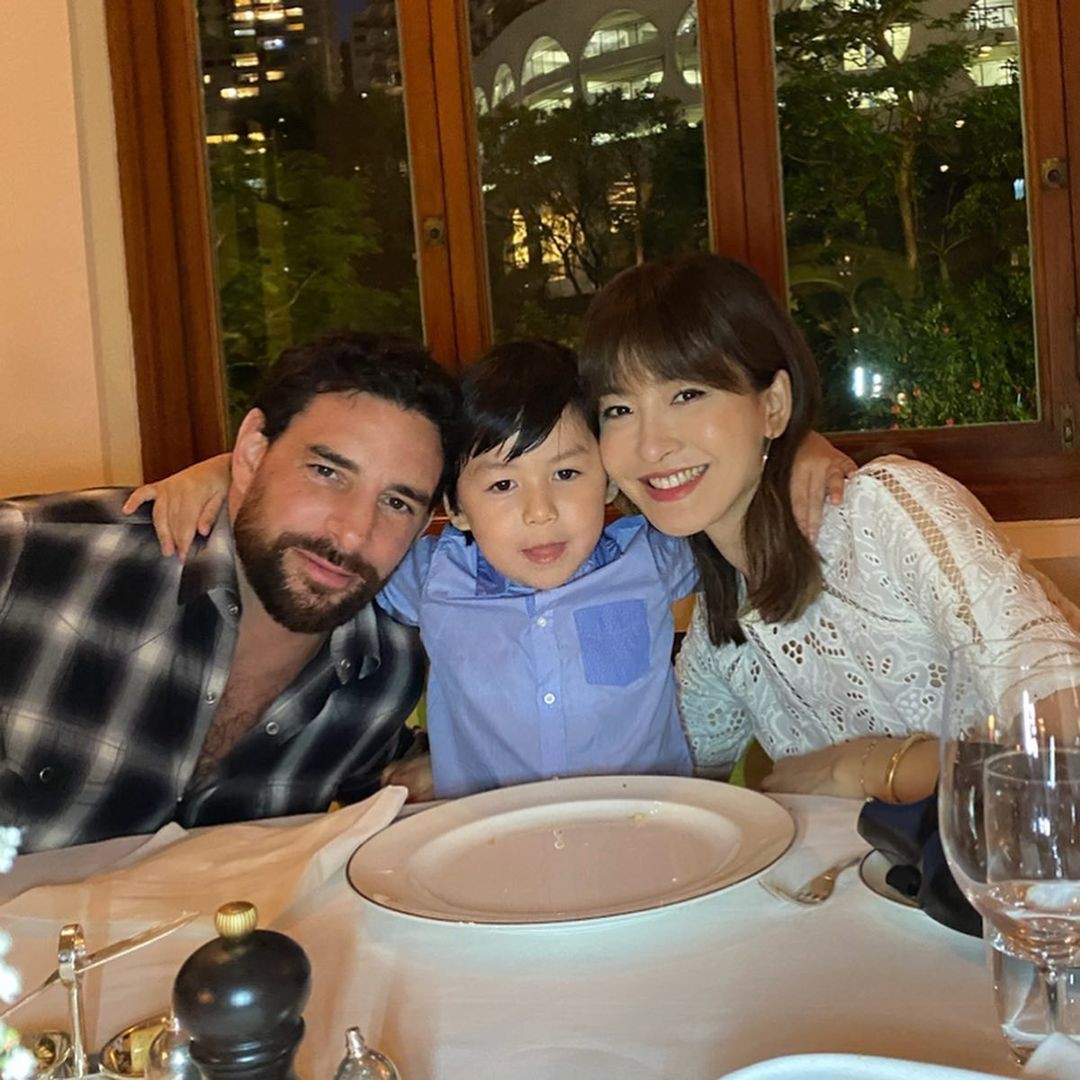 老公當街啜女斷正Kathy選擇原諒