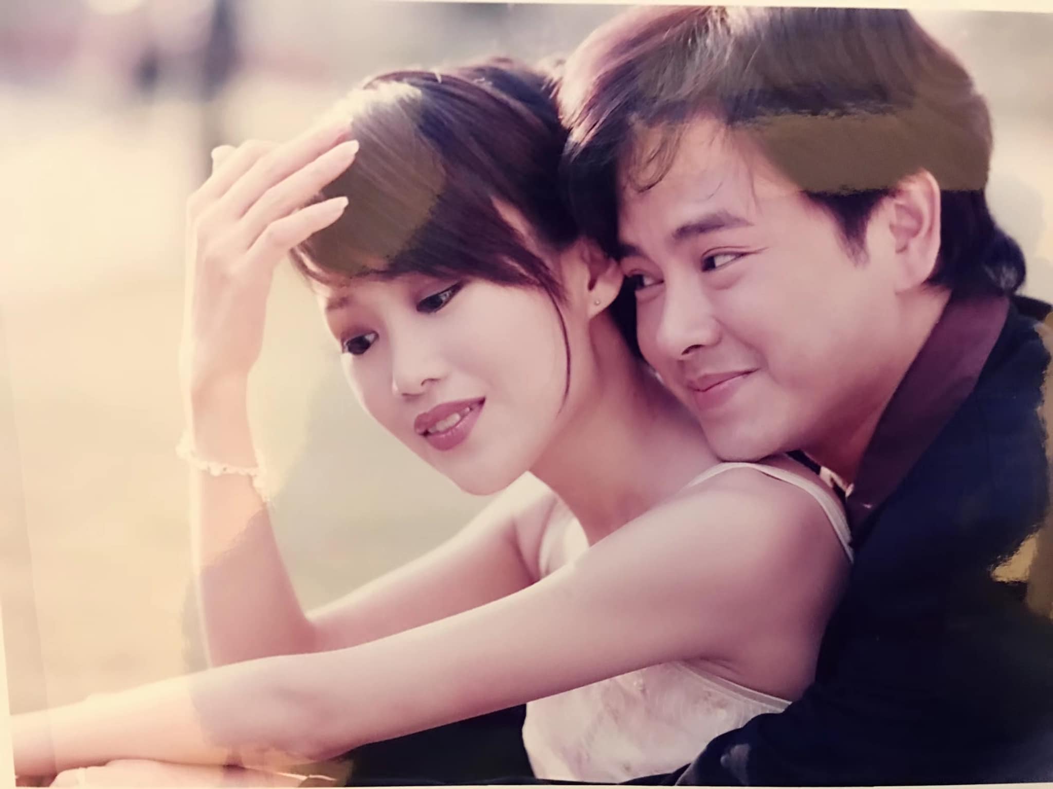 陳嘉輝在大馬發展的三、四年期間，他靠每天打電話與梁小冰維繫感情。