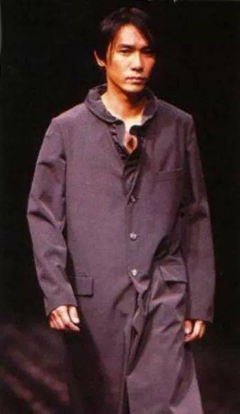 梁朝偉曾為山本耀司行Fashion Show
