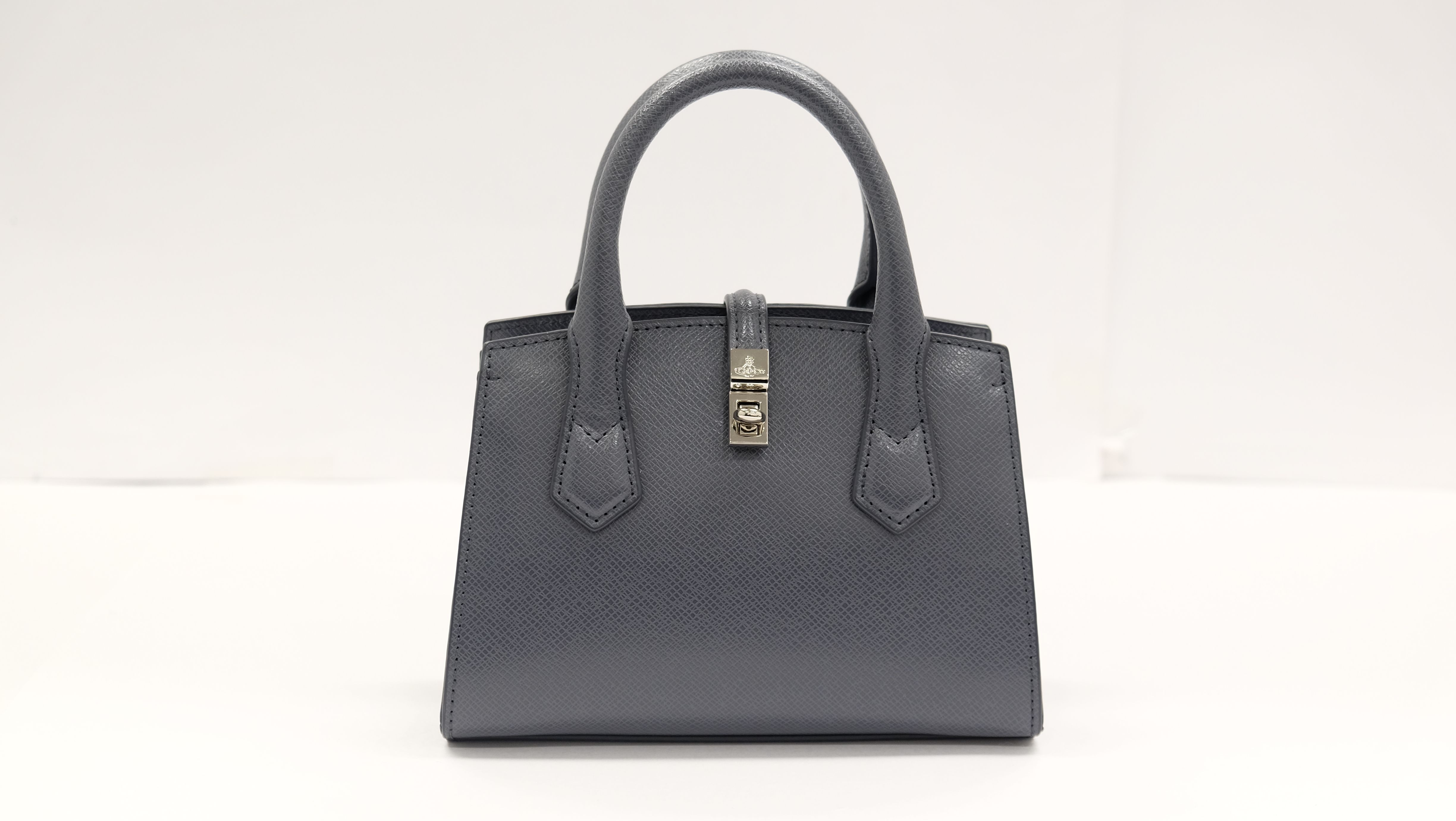 Vivienne Westwood sofia 灰色斜挎包優惠價: $ 2, 240