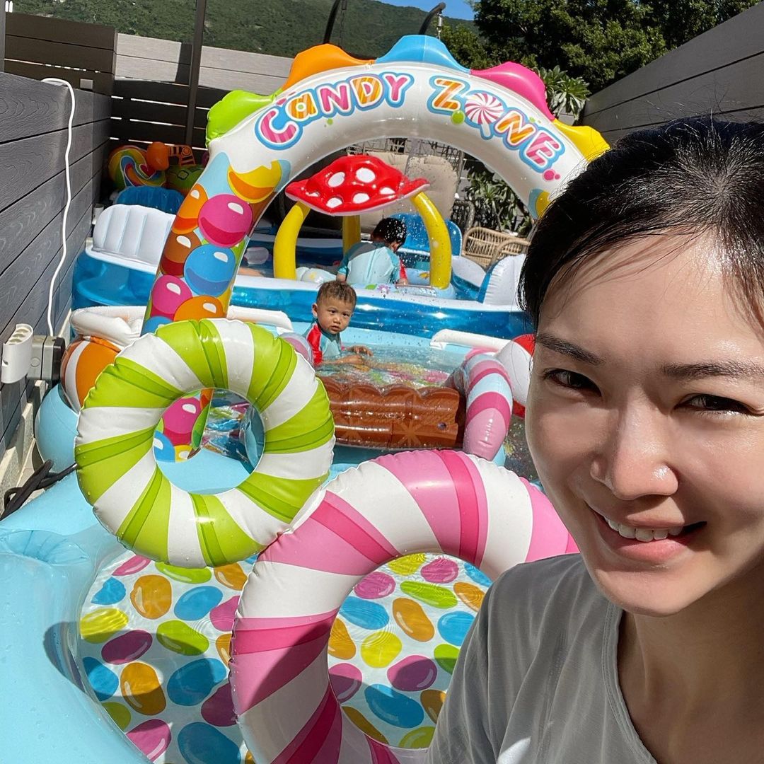 葉翠翠在2019年以6900萬元購入近3千呎連私人花園的紅山半島獨立屋