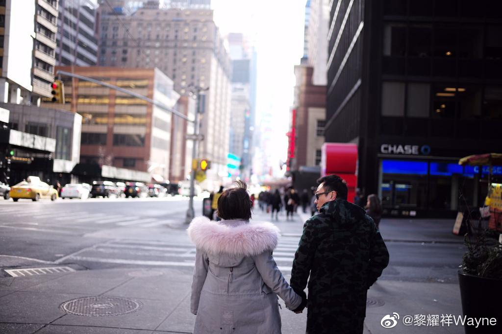 黎耀祥與太太經常出雙入對